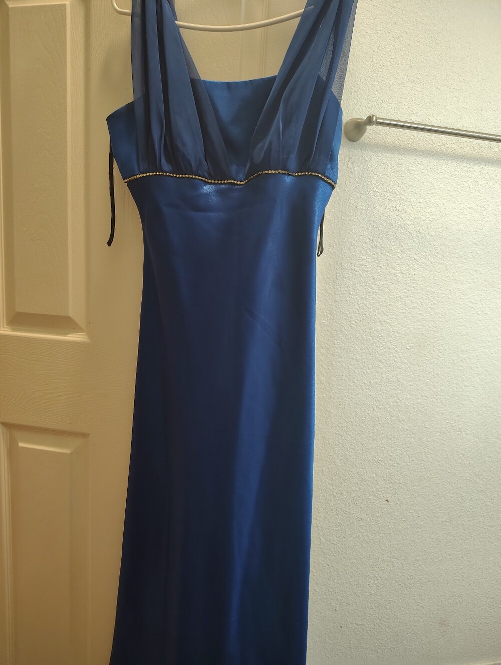 Elegant Blue Evening Gown with Beaded Waist